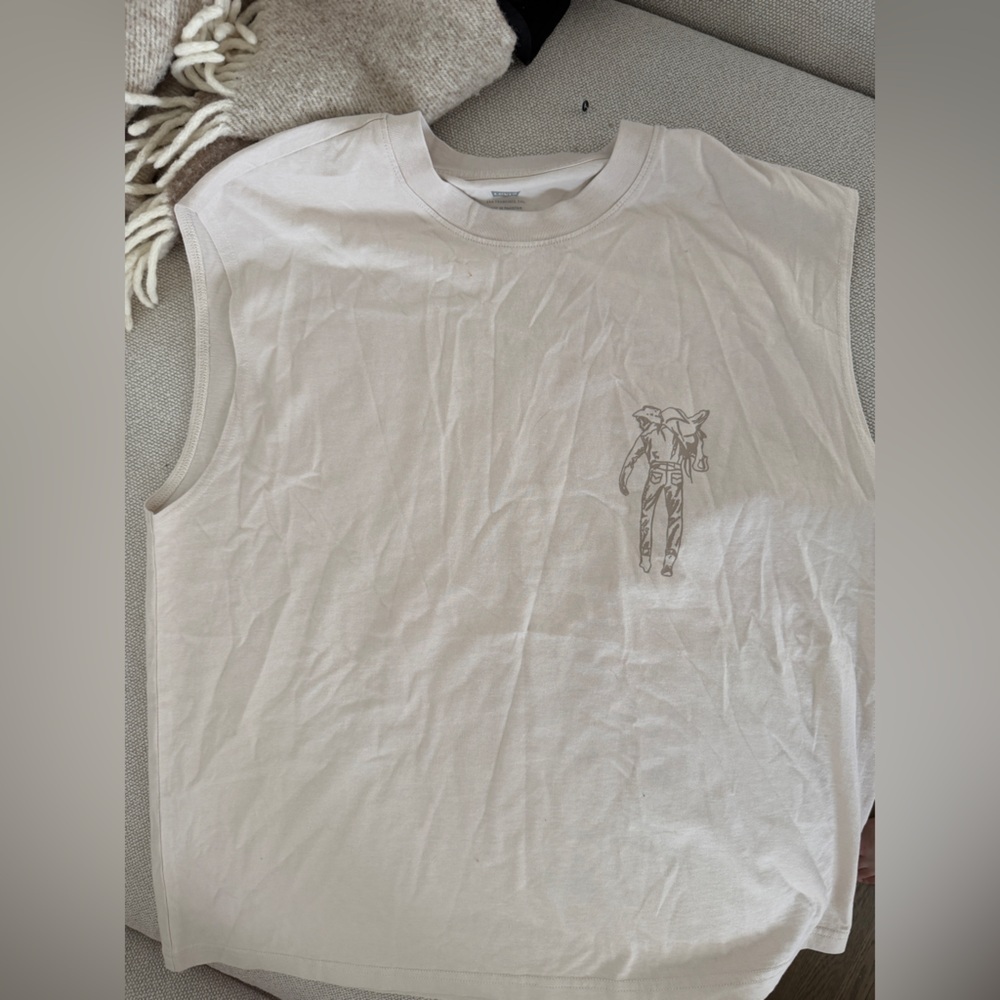 Levi’s Muscle Tee in Light gray/ tan. S